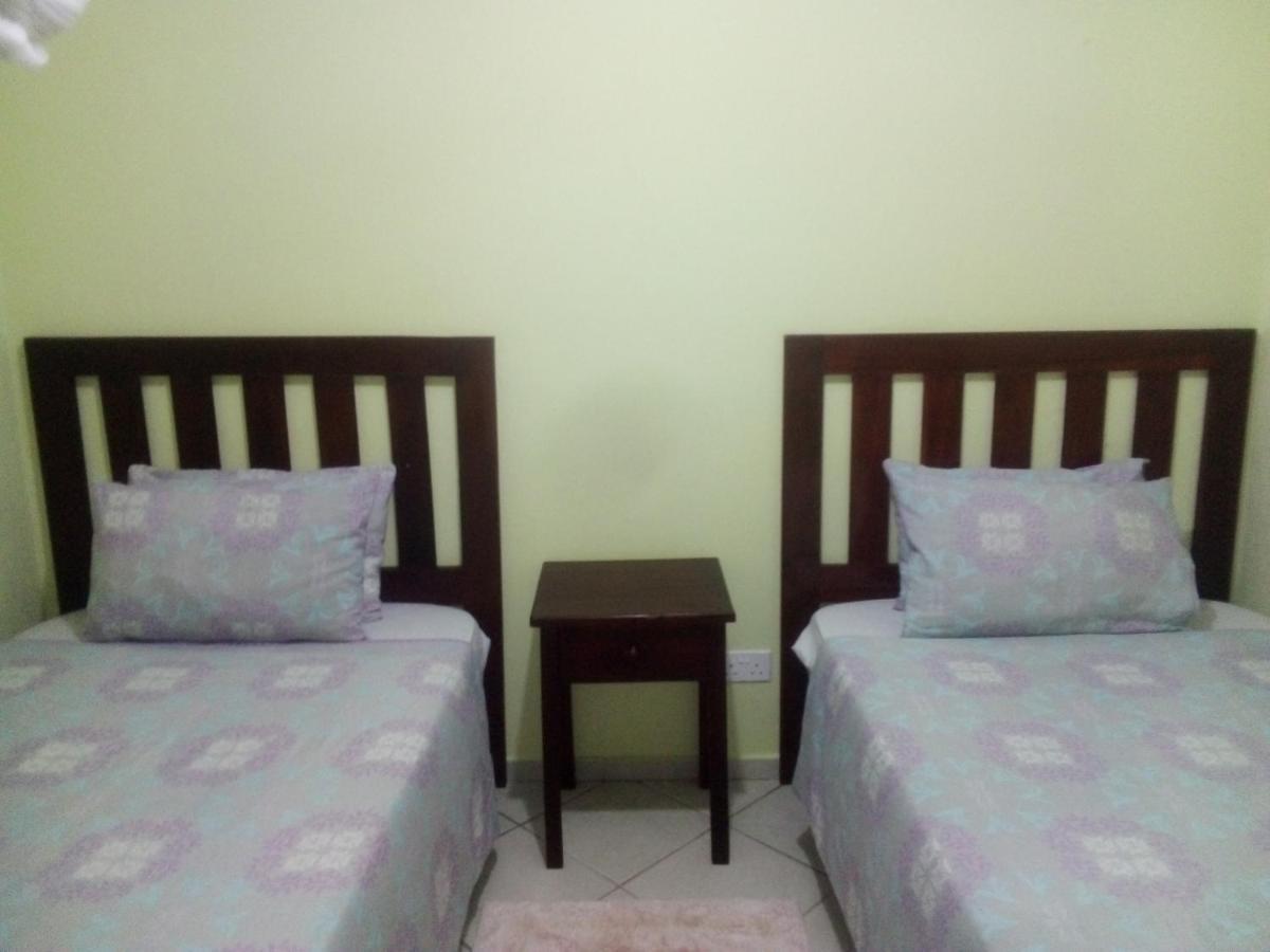 Gloria'S Bed And Breakfast ลิฟวิงสโตน ภายนอก รูปภาพ