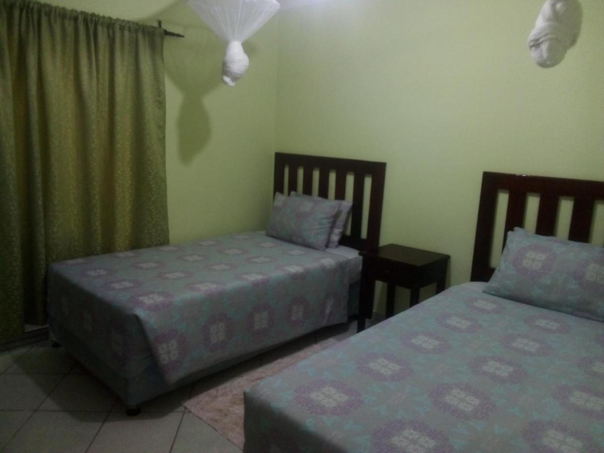 Gloria'S Bed And Breakfast ลิฟวิงสโตน ภายนอก รูปภาพ