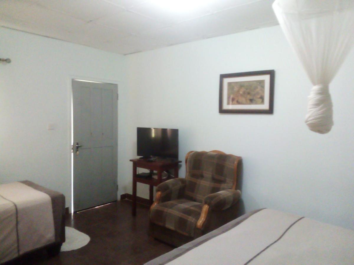 Gloria'S Bed And Breakfast ลิฟวิงสโตน ภายนอก รูปภาพ