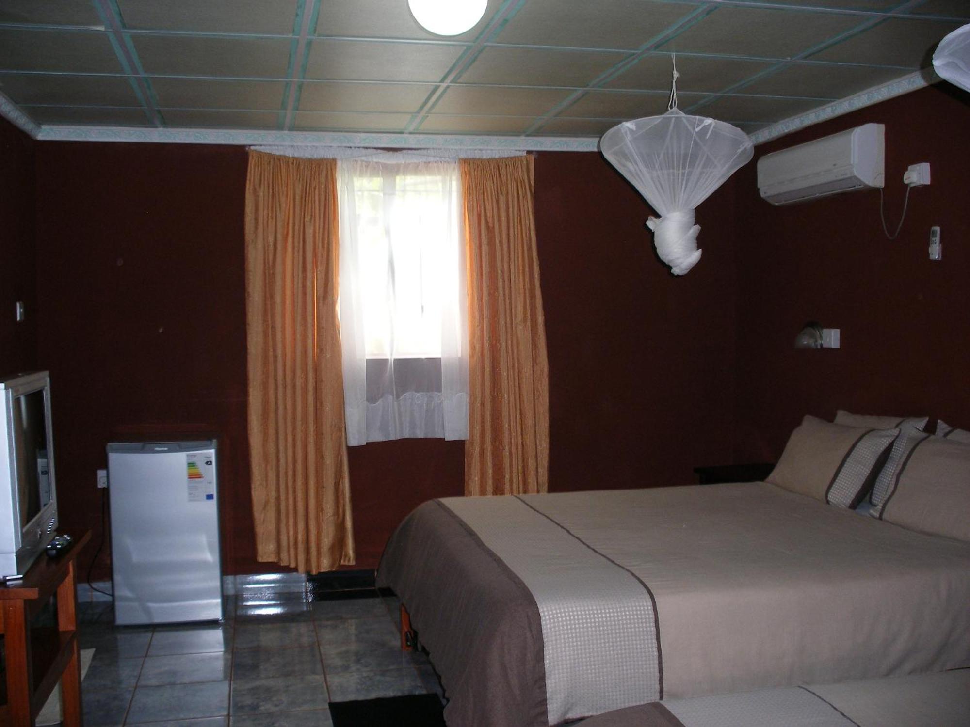 Gloria'S Bed And Breakfast ลิฟวิงสโตน ภายนอก รูปภาพ