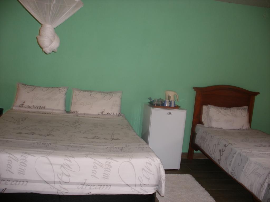 Gloria'S Bed And Breakfast ลิฟวิงสโตน ภายนอก รูปภาพ