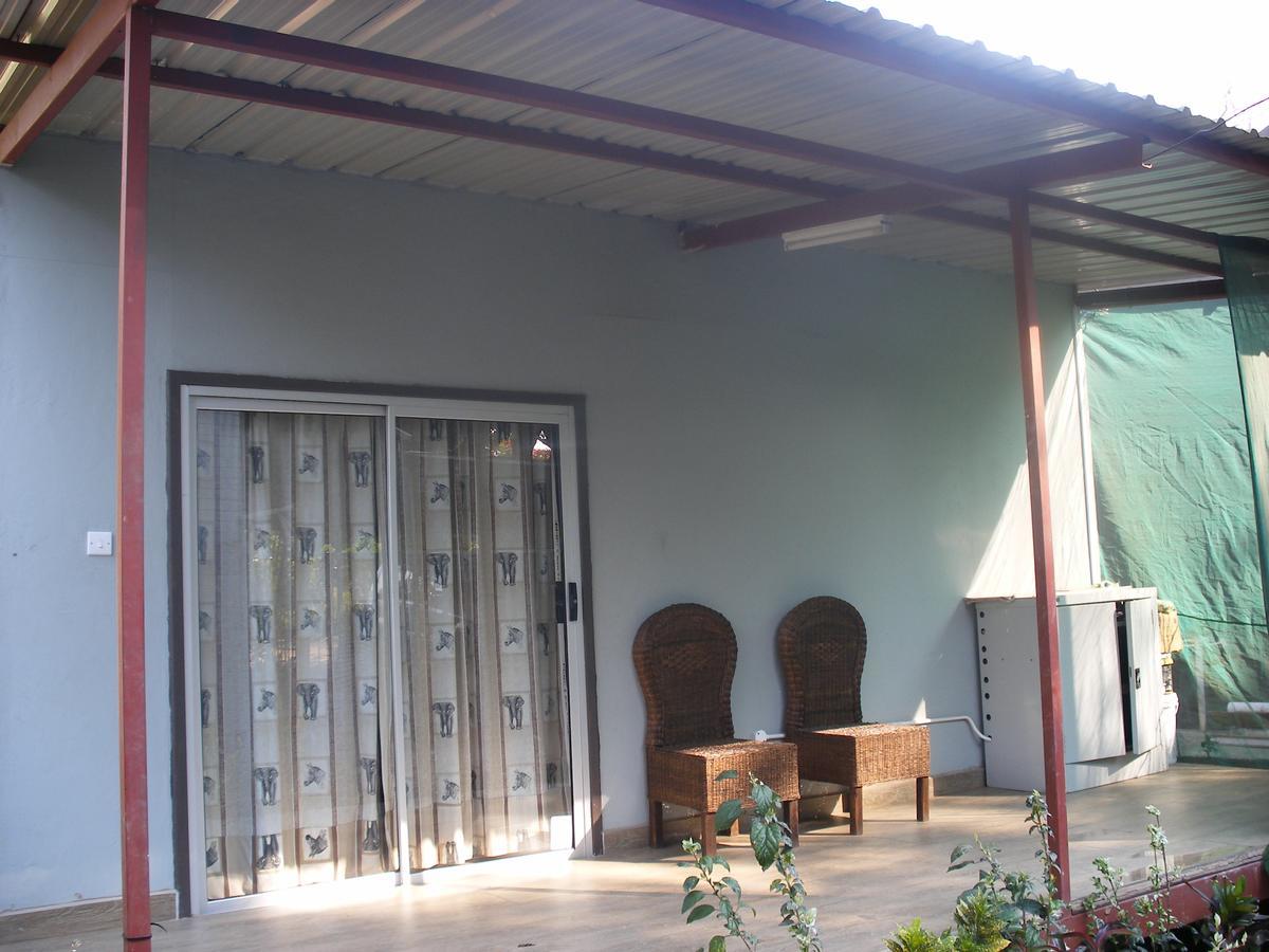 Gloria'S Bed And Breakfast ลิฟวิงสโตน ภายนอก รูปภาพ