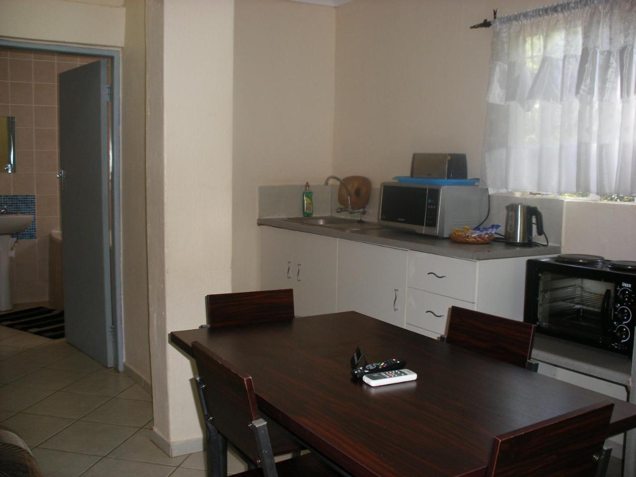 Gloria'S Bed And Breakfast ลิฟวิงสโตน ภายนอก รูปภาพ