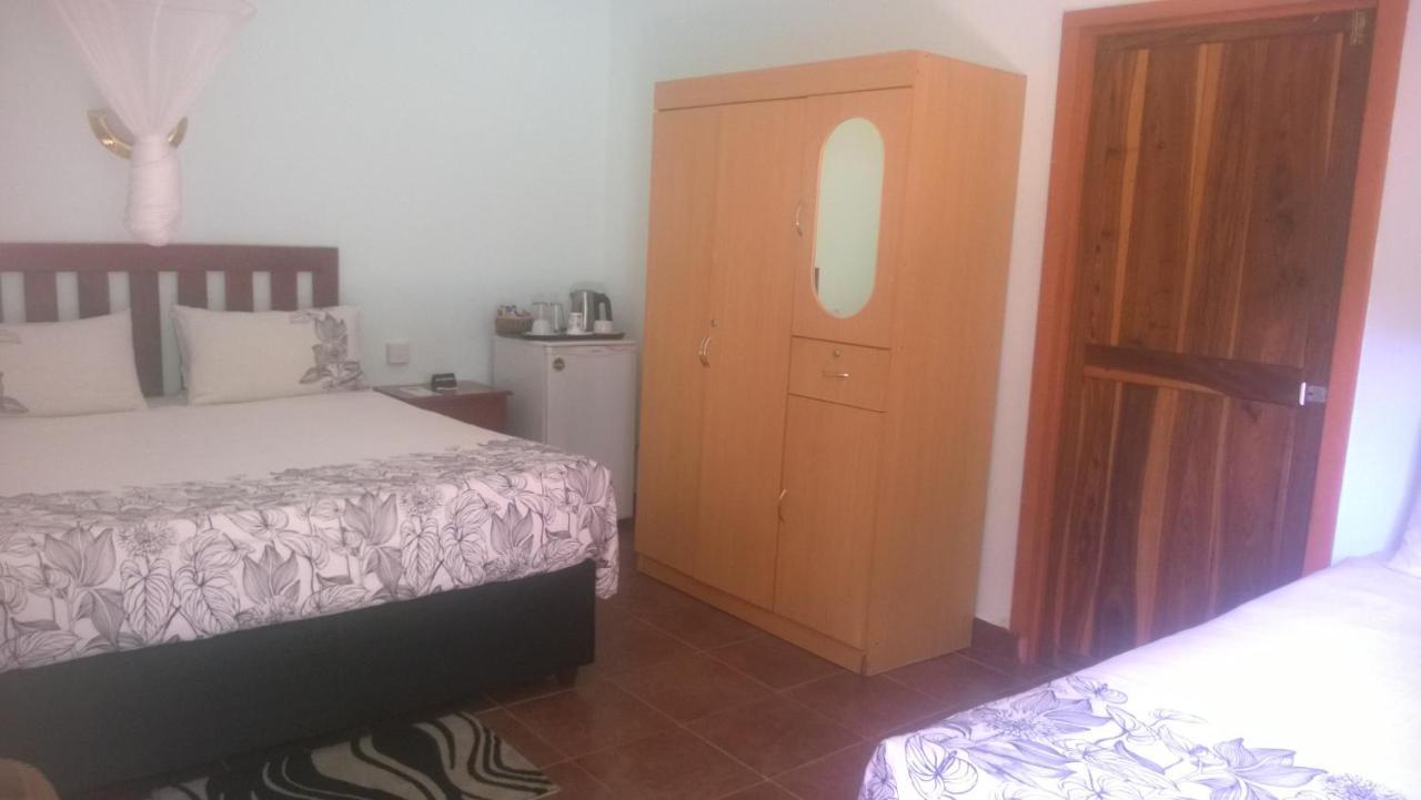 Gloria'S Bed And Breakfast ลิฟวิงสโตน ภายนอก รูปภาพ