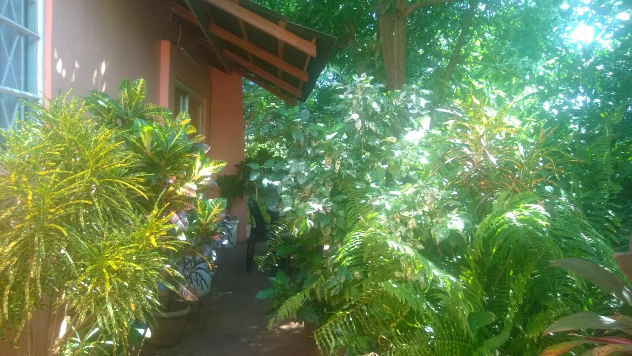 Gloria'S Bed And Breakfast ลิฟวิงสโตน ภายนอก รูปภาพ